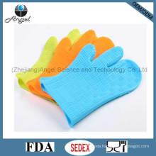 Wholesale Three Fingered Silicone Rubber Glove for Cooking Sg11